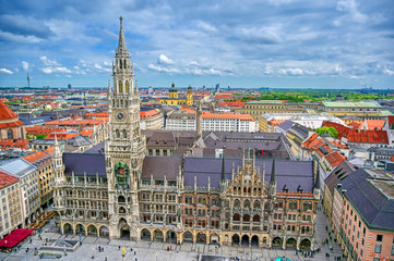 Fototapeta na wymiar The New Town Hall located in the Marienplatz in Munich, Germany