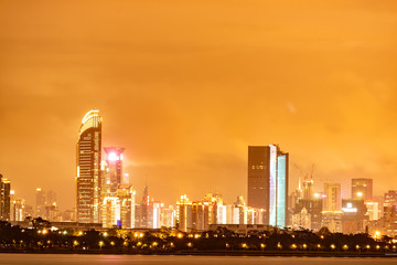 Fototapeta premium Shenzhen, Shenzhen Bay Park sunset scenery, skyline building city