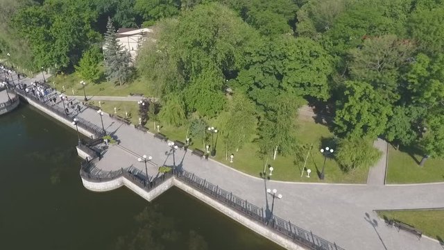 Crowd is jogging on the promenade