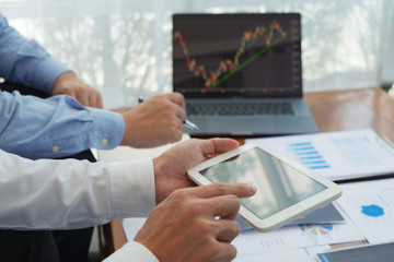 Financial accountants plan business meeting reports