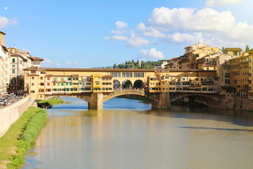Obraz premium Ponte Vecchio bridge over Arno river in Florence, Italy.