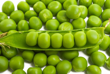 green peas isolated