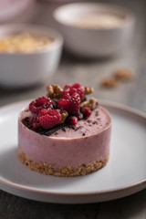 Cheesecake glacé aus fruits rouges
