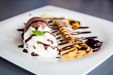 pancakes with ice cream and Bananas