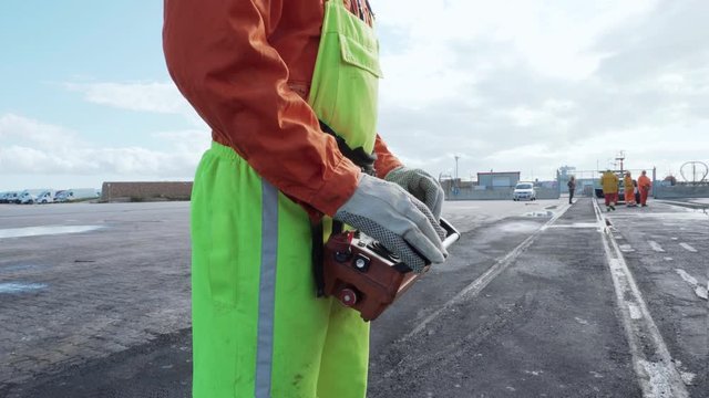 operaio con telecomando