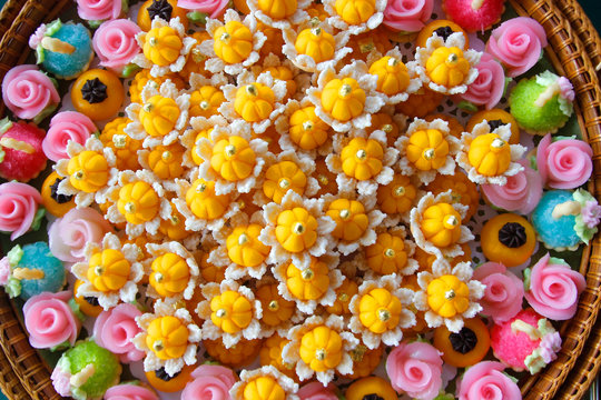jah mongkut or sergeant pastry crown