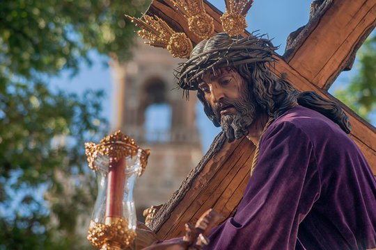 estación de penitencia de nuestro Padre Jesús de la Humildad de la hermandad del cerro del águila, semana santa de Sevilla