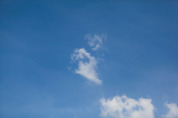 Fototapeta premium beautiful white clouds on a blue background