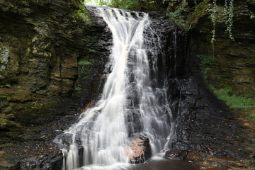 Obraz premium Cascading Waterfall