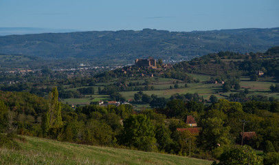 Fototapeta na wymiar Das Tal der Dordogne nahe Castelnau-Bretenoux