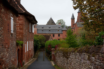 Das rote Dorf "Collonges la Rouge" im Vallée de la Dordogne