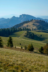 Fototapeta na wymiar autumn landscape of Pieniny Mountains, Szczawnica, Poland