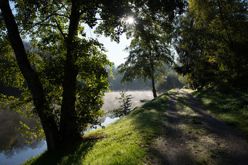 Herbstmorgen an der Dordogne bei Carennac
