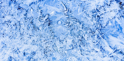 Gefrorenes Eis im Winter