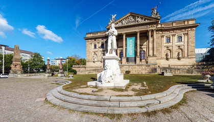 Obraz premium Hessian State Theater, Wiesbaden, Hesse, Germany, Sept 2019