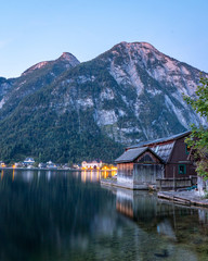 Naklejka premium Morning in Hallstatt, Austria