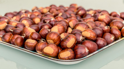 Die leckeren Esskastanien schmecken diesen Herbst ganz besonders lecker