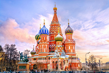 Saint Basil's Cathedral in Red Square in winter at sunset, Moscow, Russia. - obrazy, fototapety, plakaty