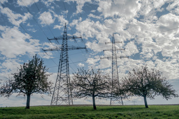 Strommasten einer Überland Leitung