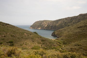 Fototapeta premium Crique et maquis en bord de mer en Espagne