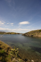 Bord de mer espagnol, nuages et bateaux 