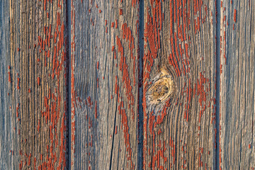 Lack blättert ab von roten Holz Latten