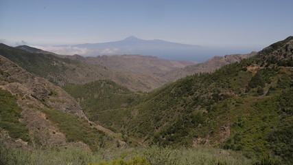 Fototapeta na wymiar Teide desde el Mirador del Roque de Agando, La Gomera, Santa Cruz de Tenerife, Islas Canarias, España