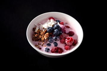 Acai Smoothie Bowl for a healthy breakfast with blueberry
