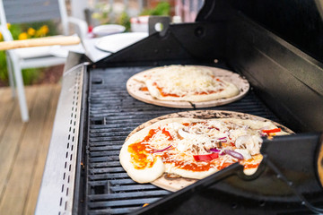 Grilled pizza