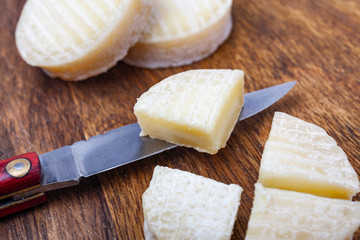 goat's milk cheese called cabecou