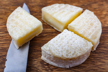 goat's milk cheese called cabecou