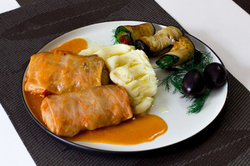 chicken with potatoes and vegetables
