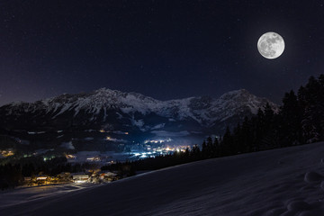 Wilder Kaiser Winterlandschaft Tirol bei Mondschein