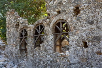 Fototapeta premium View on the ancient ruins of Lycian town of Olympos, Turkey.