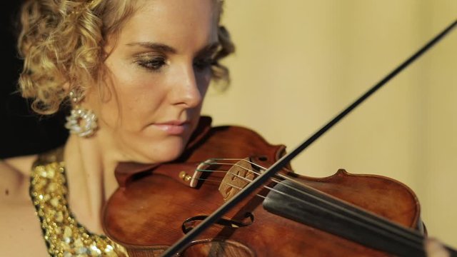 Violinist at Pantheon