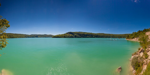 Fototapeta na wymiar lac de vouglans river, france