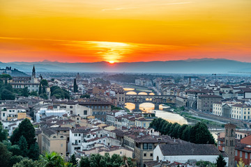 Obraz premium Bridges in Florence at Sunset - View Over Florence, Tuscany - 