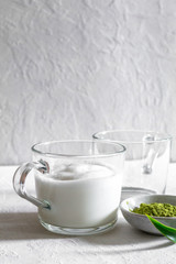 Herbata matcha latte z mlekiem 