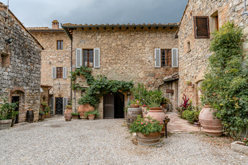 Fototapeta na wymiar Stone Building in Tuscany Italy