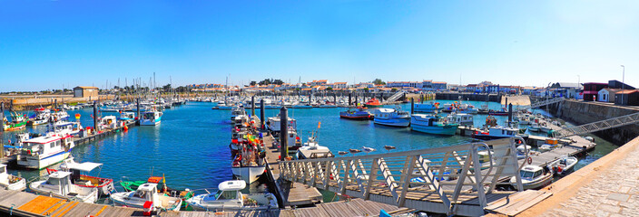 panoramic view of the harbor of L'Herbaudière on the island of Noirmoutier, in the west of France, on the Atlantic coast - obrazy, fototapety, plakaty