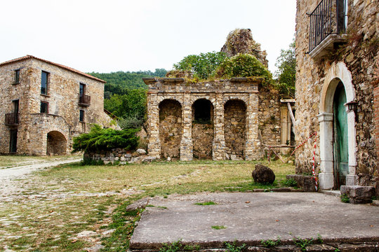 Roscigno Vecchio - Ghost town in Cilento