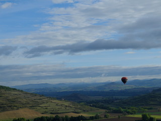 De Boudes à Chalus en montgolfière (Auvergne)