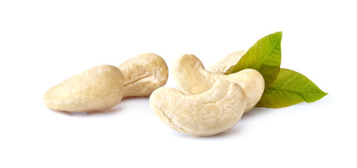 Obraz premium Cashew nuts with leaves isolated on white background