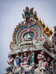 Fototapeta premium Gopuram of the Hindu temple Sri Mariamman near China Town Singapore