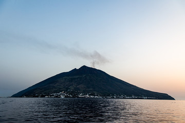 Stromboli al tramonto