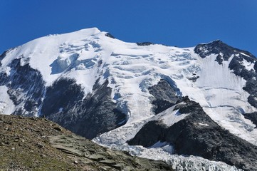 Vue sur le massif et sommet du Mont Blanc en été, Haute Savoie, France