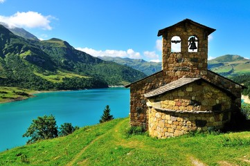Chapelle de Roselend, près du lac, Savoie, France - obrazy, fototapety, plakaty