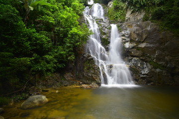 Naklejka na ściany i meble Si Pho Waterfall in deep forest
