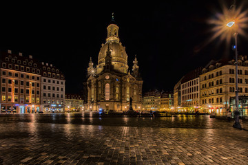 Fototapeta na wymiar Neumarkt mit Frauenkirchebei Nacht, Dresden, Sachsen, Deutschland, Europa