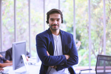 Team Business Operator with Headset , It support Call Center or Sale in Office, Service Business,...